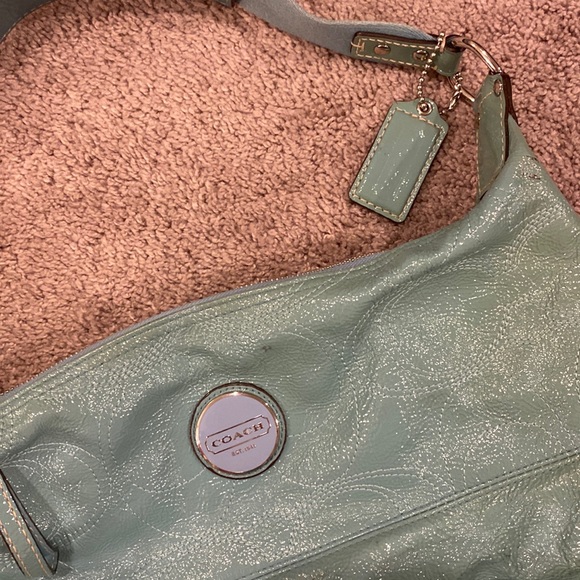 Coach patent leather hobo bag - Picture 2 of 7